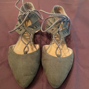 Bamboo Olive Green Velvet Tie Up Flats Size 6.5